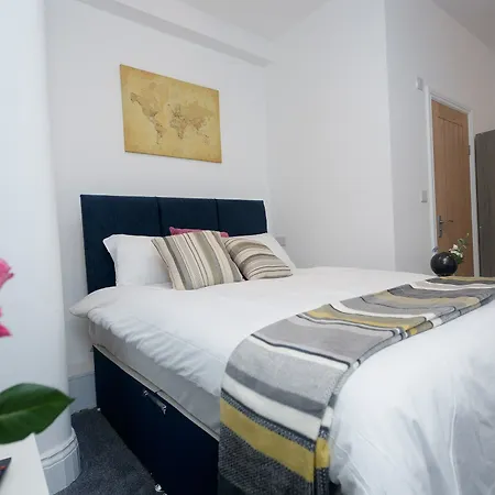 Hillcrest Leeds (West Yorkshire)